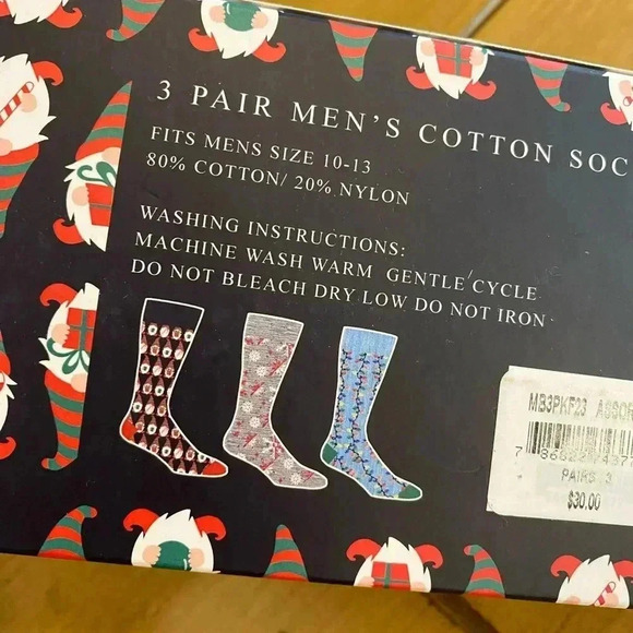 Bloomingdale’s Men’s Holiday Socks Gift Pack 3 socks included in box - Picture 3 of 6